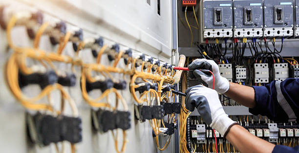 Professional Electrician technician working in Millport, AL